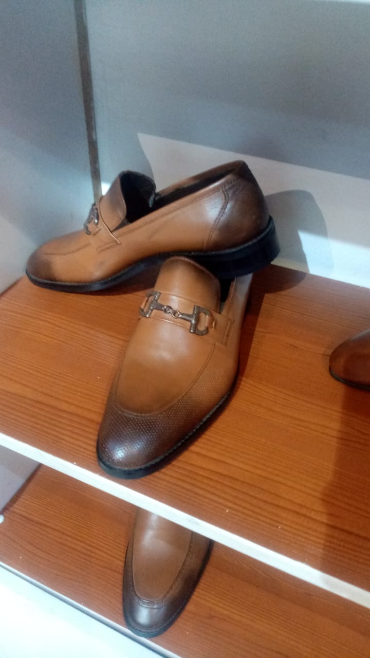 Men's shoes - Image 2